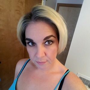 Meet your Posher, Carrie